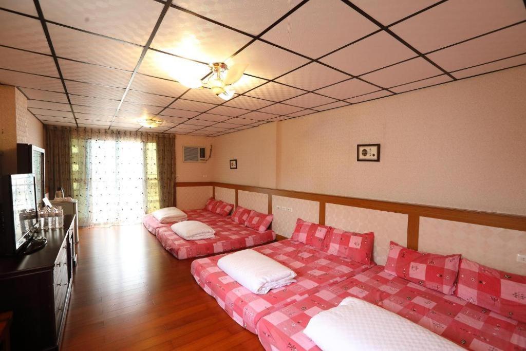 First Place B&B Kota Hualien Bagian luar foto