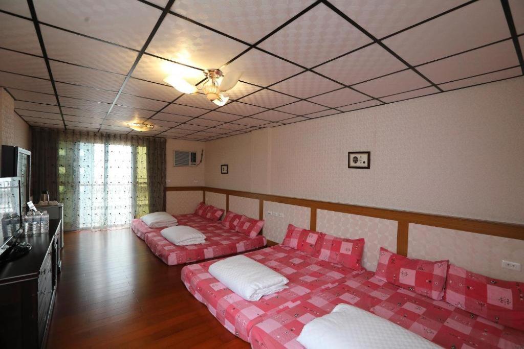 First Place B&B Kota Hualien Bagian luar foto