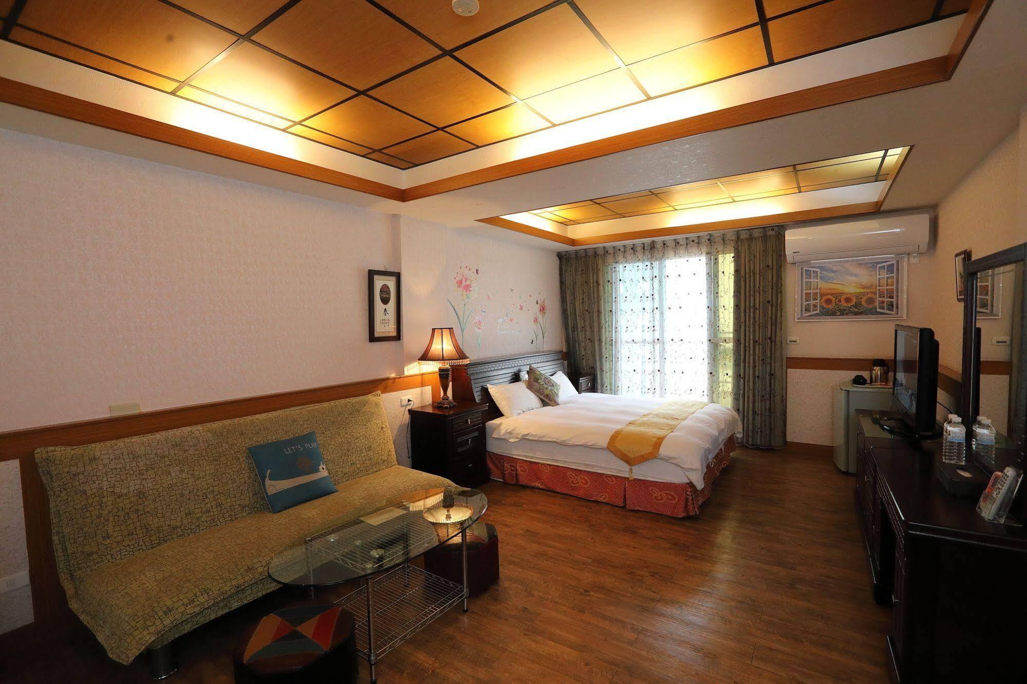 First Place B&B Kota Hualien Bagian luar foto