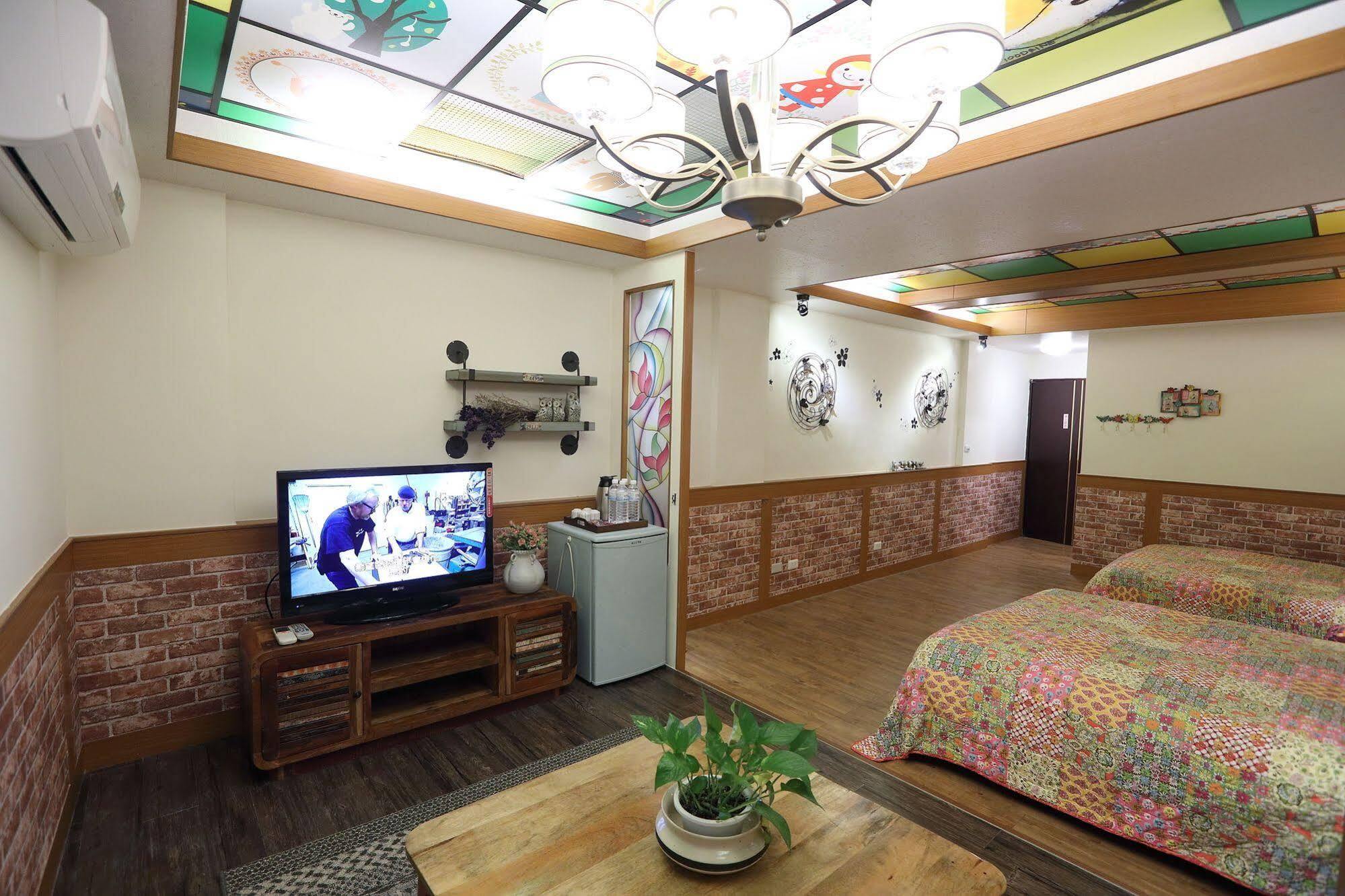 First Place B&B Kota Hualien Bagian luar foto